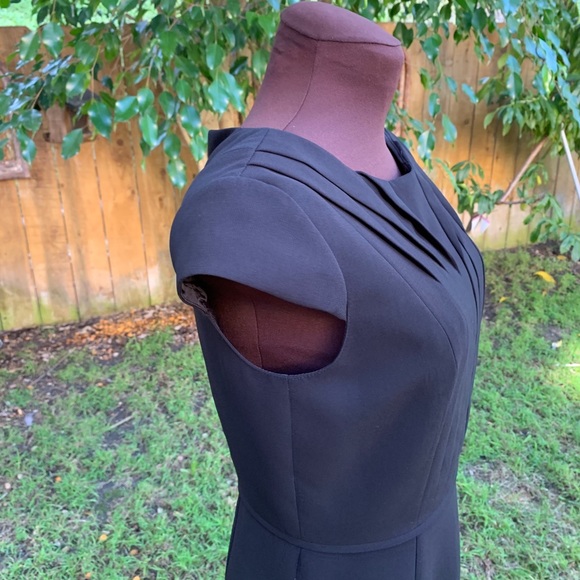 Fabulous Tahari Black Dress with cap sleeves! - Picture 4 of 8
